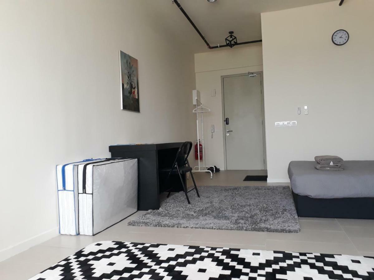 סיברג'איה Mufasa Suites At Tamarind Suites With Wifi Netflix Coway Level 8 מראה חיצוני תמונה